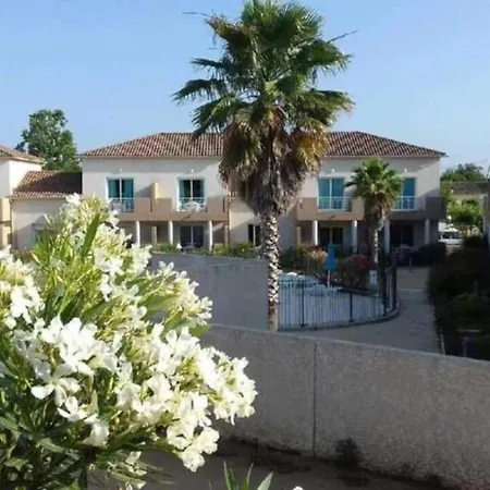 Camping 3 étoiles - Piscine - Ccaiibh *