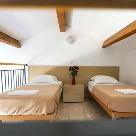 3 Etoiles - Piscine - Ccaiibh Kemping Linguizzetta