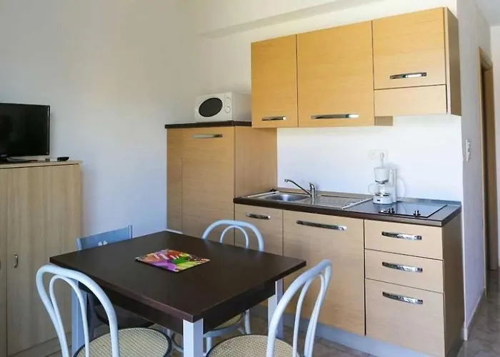 3 Etoiles - Piscine - Ccaiibh * Linguizzetta